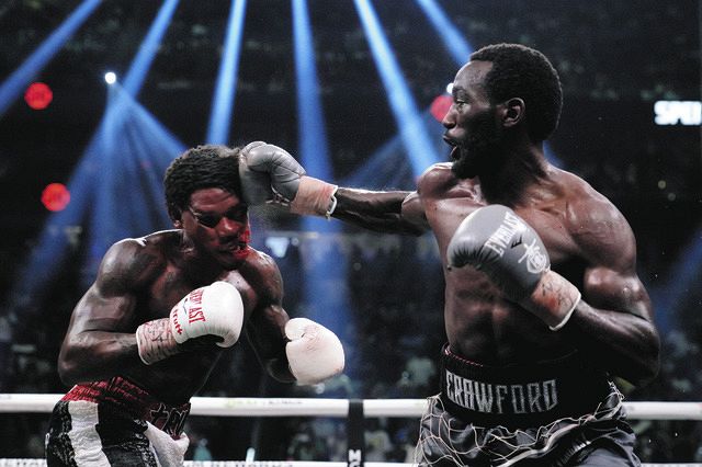 互角だったのは初回だけ、注目のウエルター級世界4団体統一戦はクロ