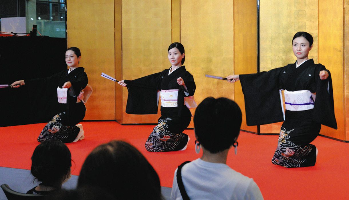 伝統とエンタメ融合し 名古屋をどりｎｅｏ 今秋から日本舞踊西川流 中日新聞web