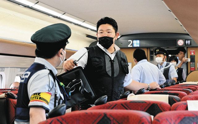 車内に刃物所持者」対応迅速 ＪＲ東日本と県警、走行中新幹線で訓練：中日新聞Web