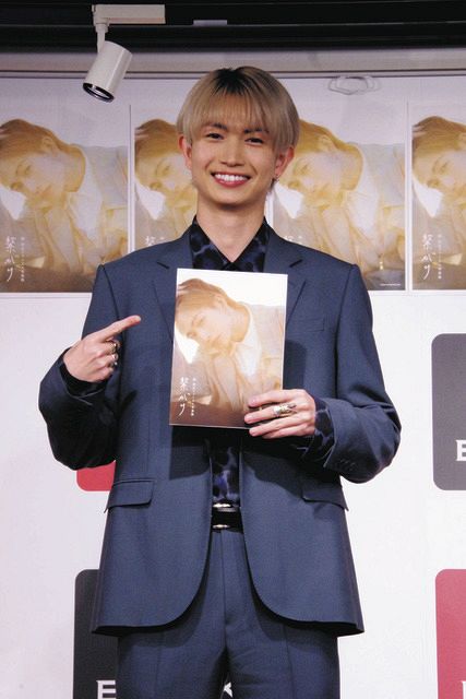 綱啓永、念願の初写真集に笑顔 「やりたいことを全部やらせてもらった