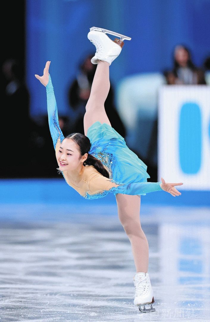 グランプリファイナルのジュニア女子フリーで演技する島田麻央選手＝名古屋市北区のIGアリーナで