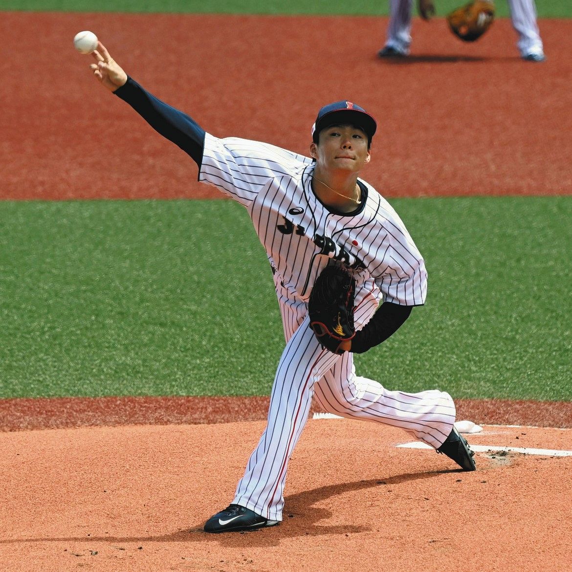 侍ジャパン先発・山本由伸、初戦の1回を無失点 気温31度の中、14球で