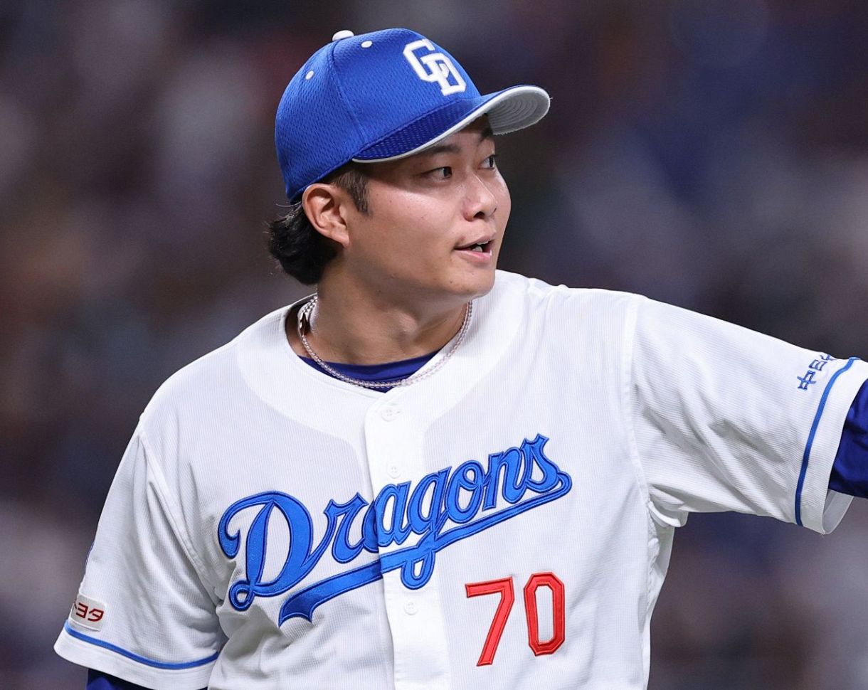 浅尾コーチが何も変わっとらんな」中日・近藤廉、「15年前と今」2枚の