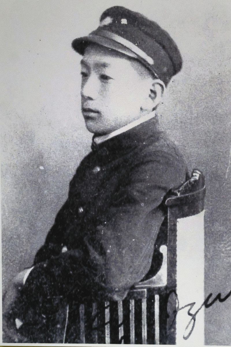 旧制中学校時代の小津安二郎
