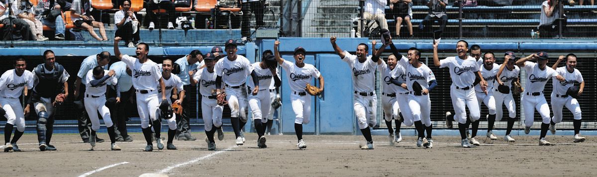つなぐ打撃で得点重ねる 聖隷クリストファーが初の甲子園へ【夏の