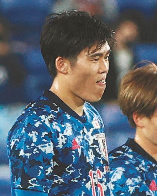 韓国戦後、口を気にする冨安