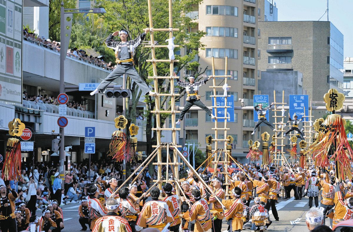 第75回 金沢百万石まつり】華やか行列 城下沸く：北陸中日新聞Web