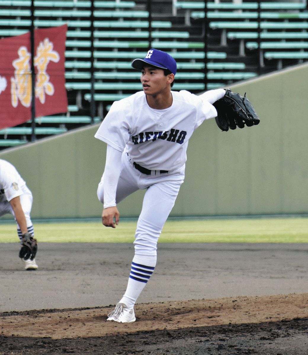 終盤の３イニングを無失点で締めた県岐阜商のエース森厳徳投手