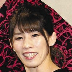 吉田沙保里さん Jkの流行りに乗ってみた シナモンポーズに挑戦 中日スポーツ 東京中日スポーツ