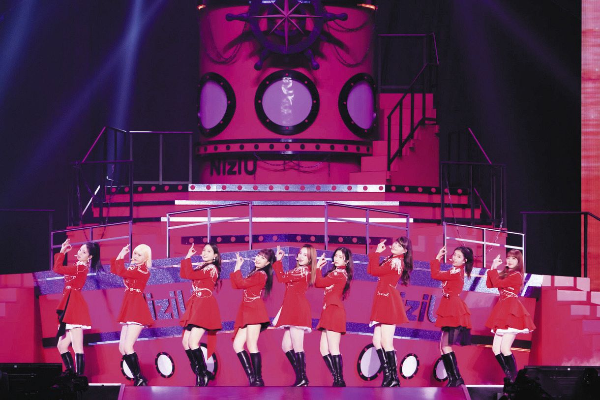 NiziU、MAYUKAの19歳の誕生日をメンバーがサプライズお祝い!初のドーム