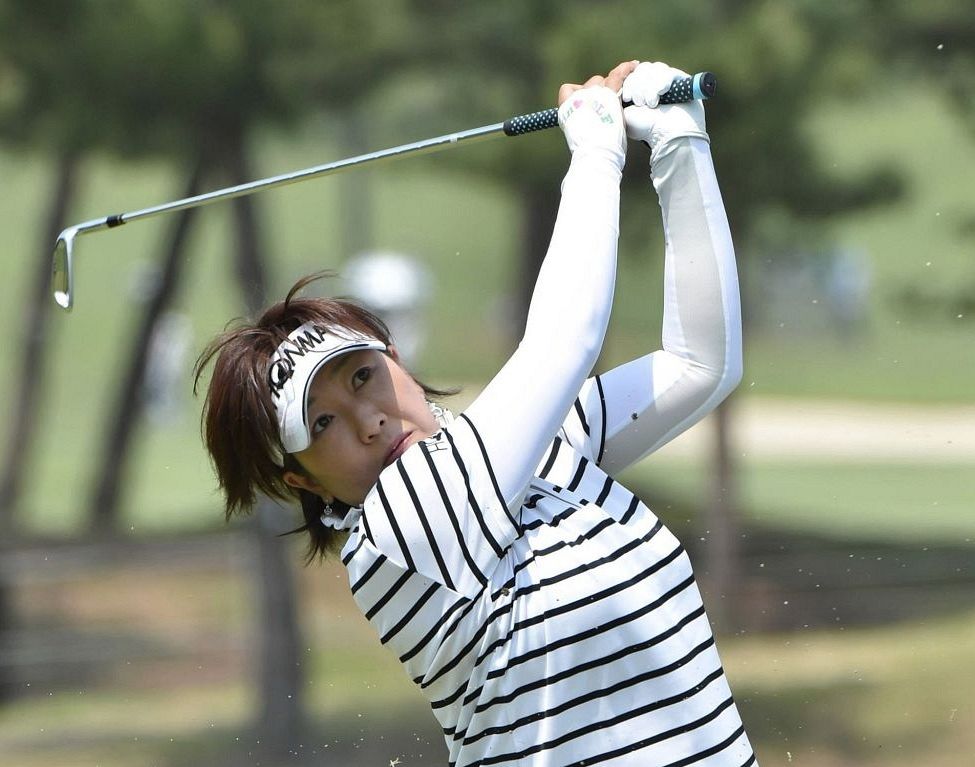 福嶋晃子　サイン入り　ゴルフボール　2個　非売品　新品未使用　ゼクシオ　XXIO 福嶋晃子さんがゴルフ場の林の中で教えてくれた「金言」 言われた直後