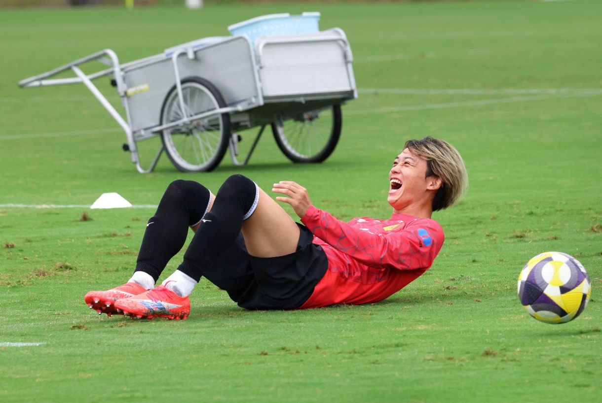 【超貴重❗】名古屋グランパス2014年 全メンバーサインボール HATTRICK（ハットトリック）-選手の想いをファンへ届ける公式