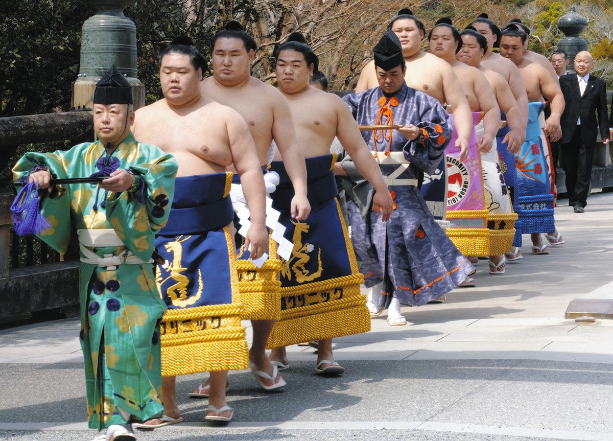 神宮奉納大相撲、桜咲く伊勢で巡業幕開け：中日新聞Web