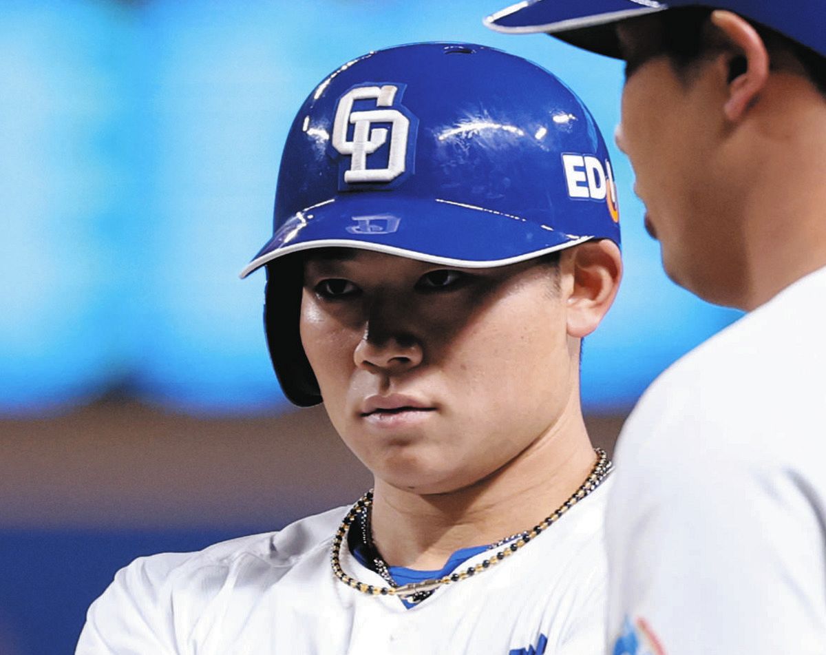 村松開人の走者一掃打で中日が3点勝ち越す 3回、阪神・早川から右翼線