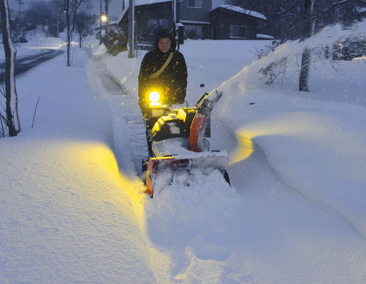 除雪 どこまで公助？ 金沢は4割 市民の協力前提 一方 福井、富山は市