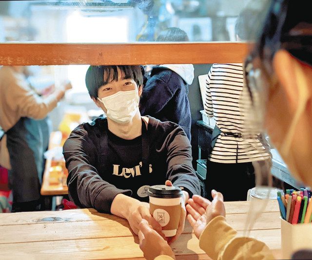 吃音の若者 夢の接客 注文に時間がかかるカフェ 北陸中日新聞web