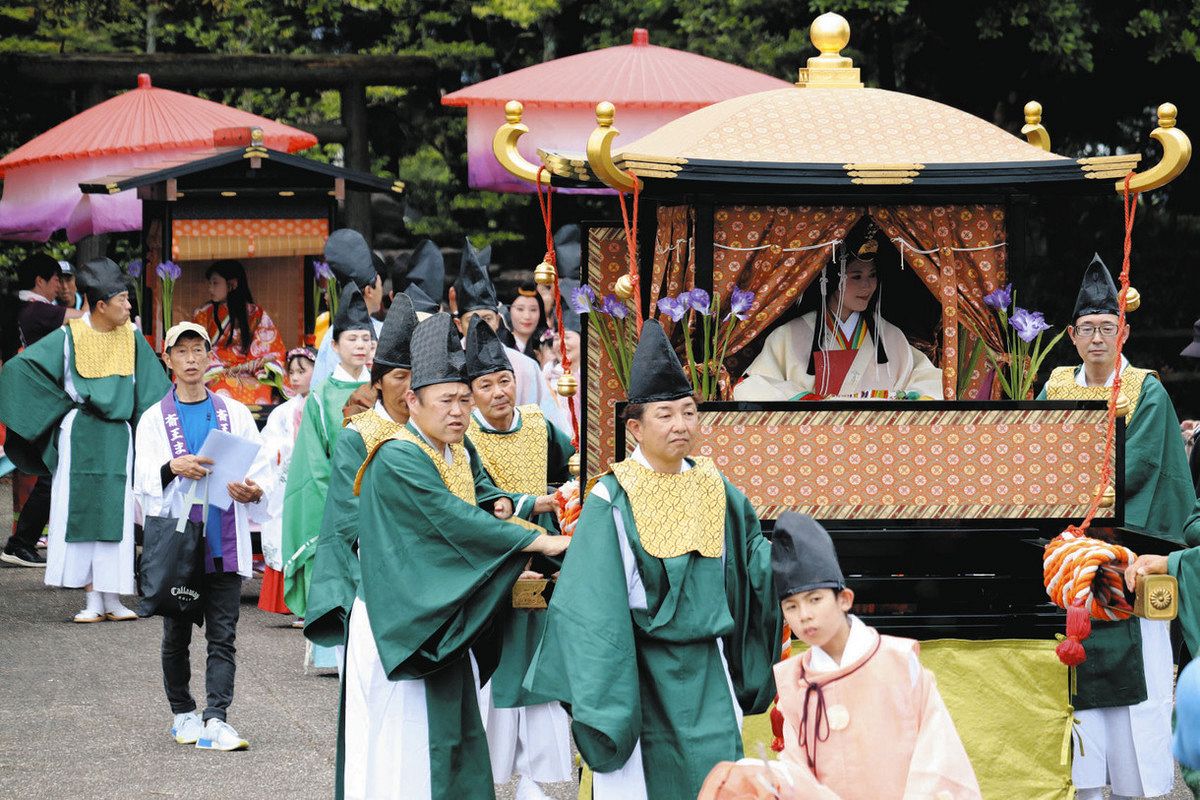 平安絵巻の「群行」再現 三重県明和町で斎王まつり:中日新聞Web