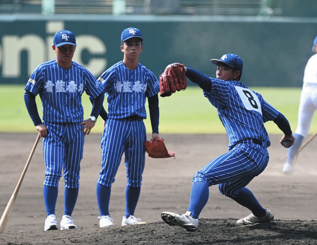 高校野球　栃木県　青藍泰斗ユニフォーム 青藍泰斗が鮮やか青色の斬新ユニホームに込めた思い 夏の甲子園