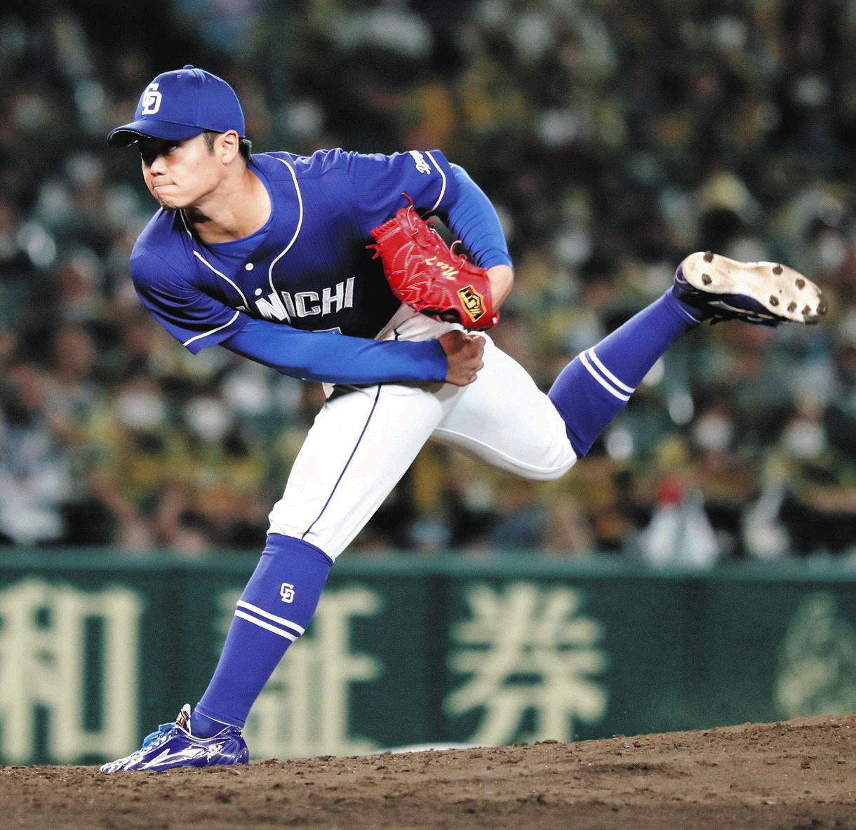 8回2死一塁で登板の根尾昂、4球すべて直球で陽川を中飛に仕留め3
