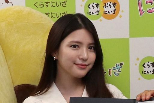 ~説明用~ ♡川島海荷関連グッズ♡ 夫は競泳オリンピアン…川島海荷、『美女と野獣』ウエディングが話題