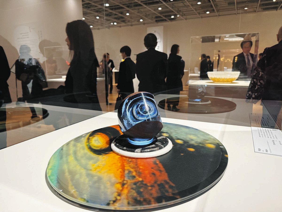 歴代作家81人 入魂 富山ガラス工房30周年展：北陸中日新聞Web