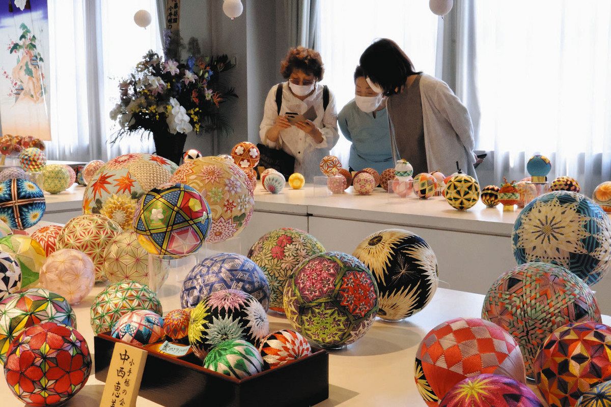 加賀手毬ずらり 心も弾む しいのき迎賓館：北陸中日新聞Web