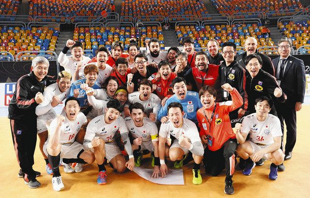 日本男子 アジア王者に競り勝つ ハンドボール世界選手権 中日新聞web