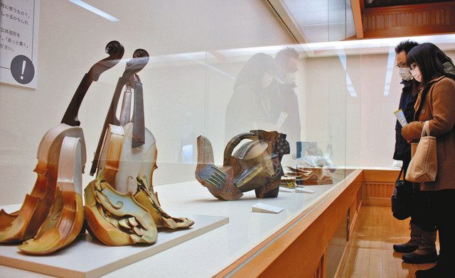 ティーカップから漫画まで 飛騨市美術館 県現代陶芸美術館の出張展 中日新聞web