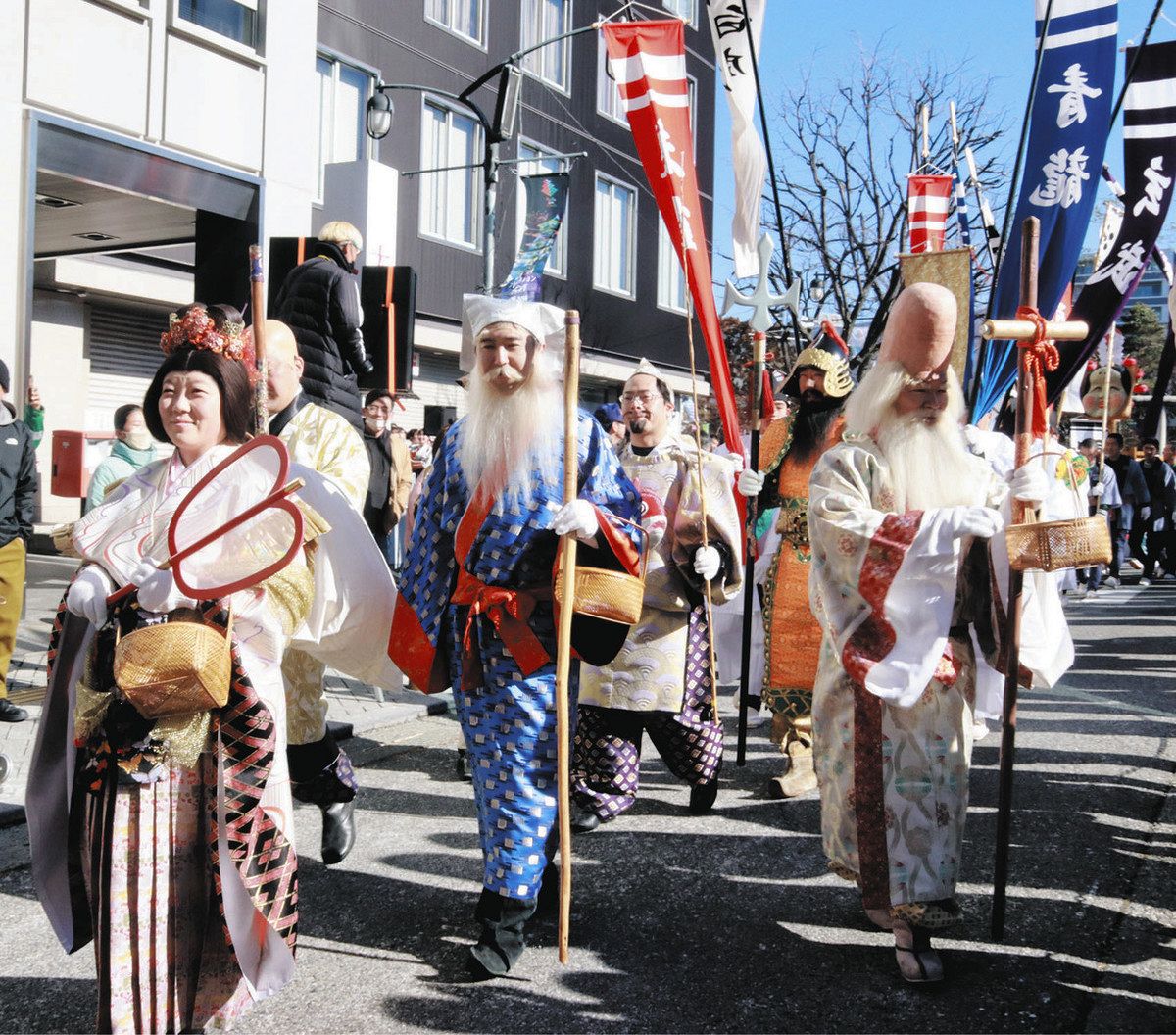 地元が力合わせ新春の街に活気 「松本あめ市」2日目、多彩な露店や催し：中日新聞Web