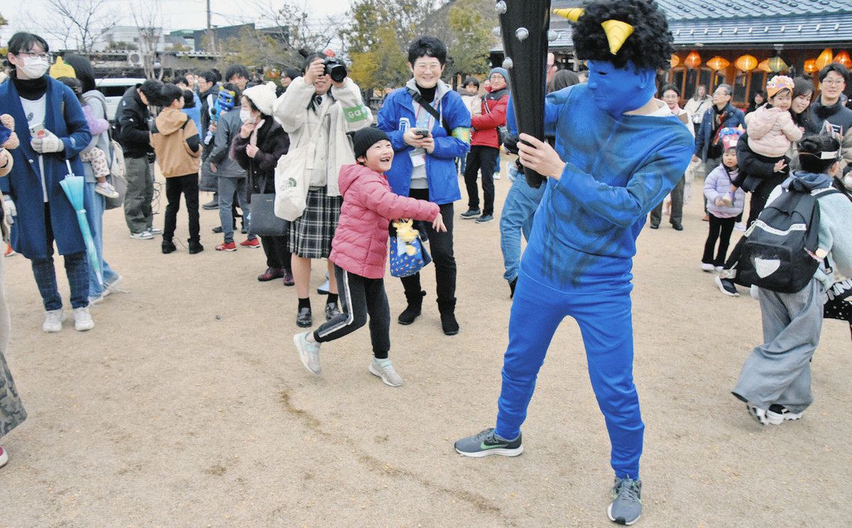 おばけの日コスプレ節分 （ユーモア仮装で豆まき 8年ぶり「あわら節分 
