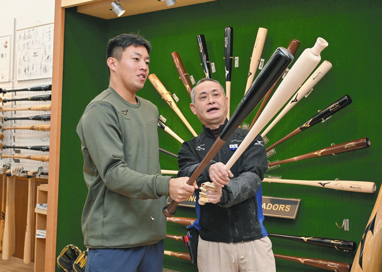 中日】鵜飼航丞、「和田化バット」で左翼レギュラー奪取だ 重心をトップバランスにした納得の１本：中日スポーツ・東京中日スポーツ