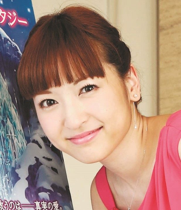 アナ雪の絆 May J が神田沙也加さんを追悼 いつも会うたびにギュッと抱きしめてくれて 中日スポーツ 東京中日スポーツ