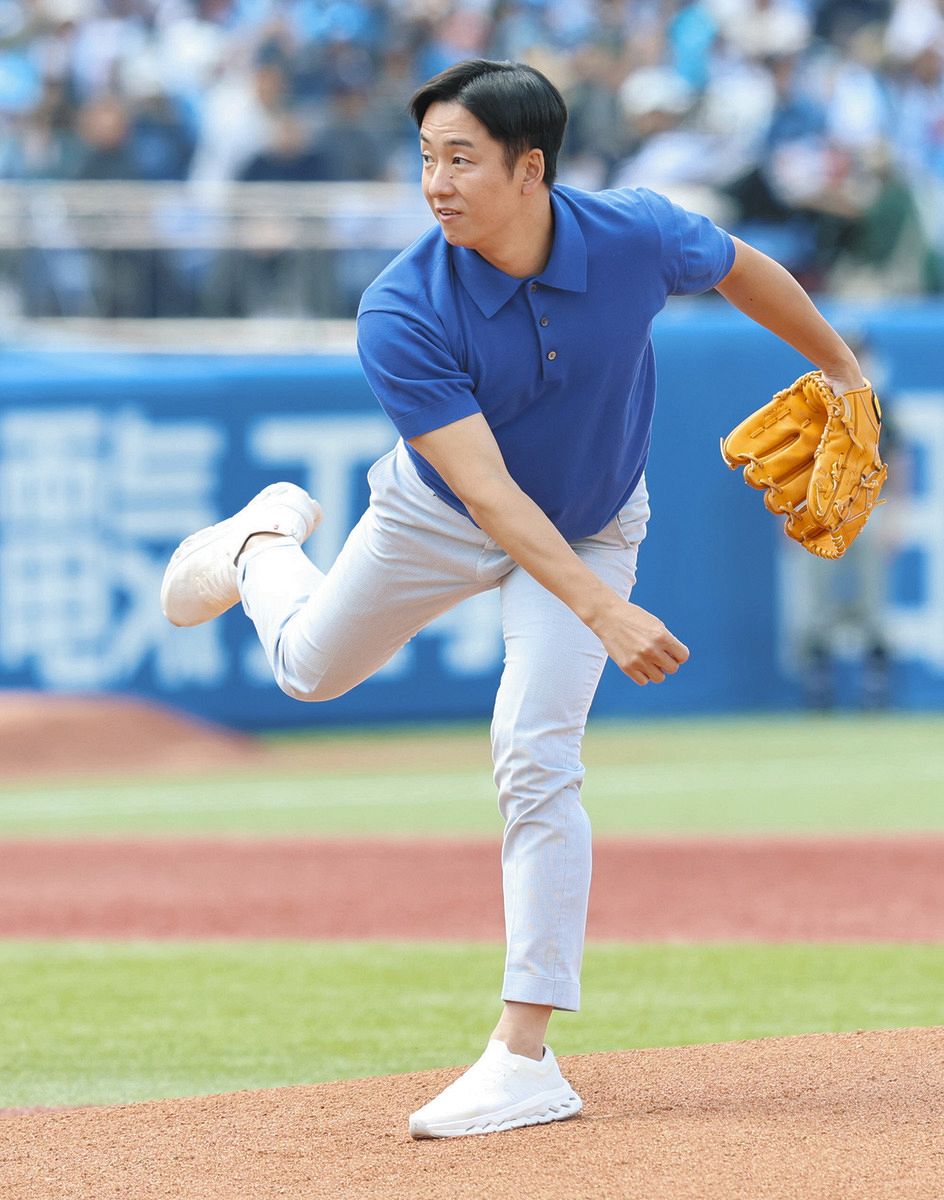 斎藤佑樹さん、ヤクルトVS日本ハム戦で始球式「届いただけで100点