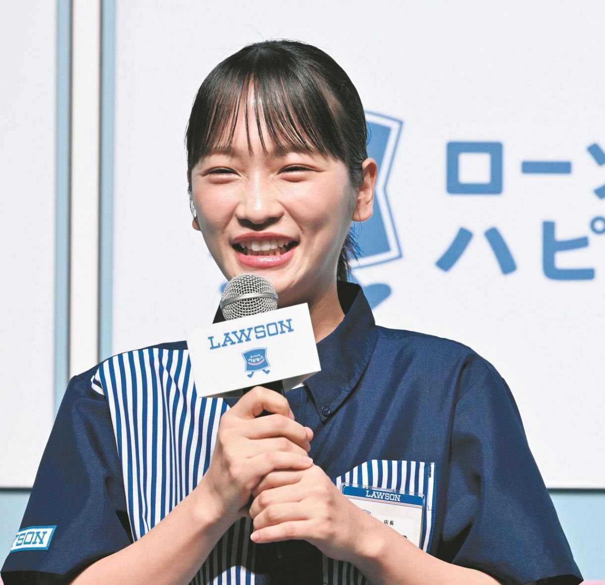川栄李奈、念願のローソン”店長就任”に喜び 「超ハッピーすぎ」な瞬間