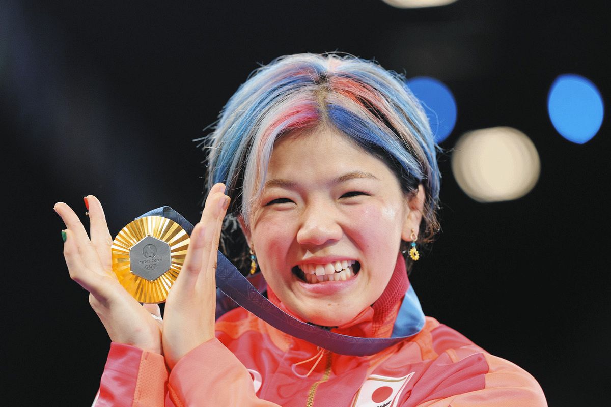 レスリング 金メダル！鏡優翔 直筆サイン色紙 パリオリンピック 角田夏実 阿部詩 レスリング 金メダル！鏡優翔 直筆サイン色紙 パリオリンピック