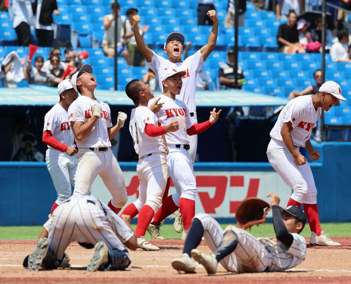 共栄学園、初の決勝進出！9回逆転サヨナラ勝ち！専用グラウンドなく