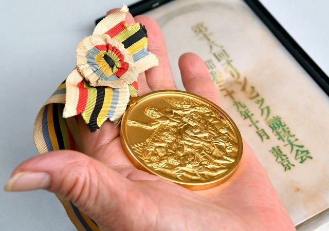 東京オリンピック 女子バレーボール監督 大松博文 直筆サイン色紙 大松博文さん直筆サイン色紙 額入り - メルカリ