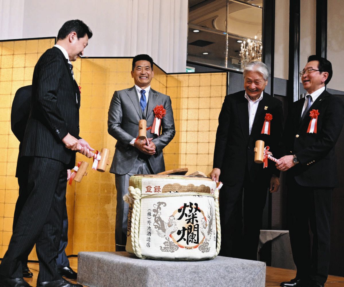 神山雄一郎引退パーティーにお笑いコンビ「U字工事」も登場 神山雄一郎引退パーティーにお笑いコンビ「U字工事」も登場