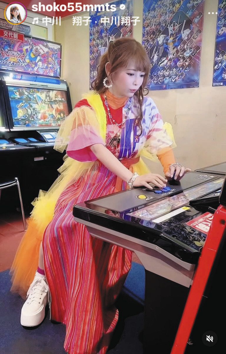 ◇中川翔子、ゲーセンでノリノリ「ギザカワユス」【写真】：中日