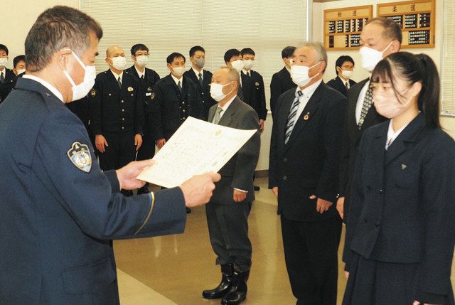 県警本部感謝状など 南保さんらに伝達 少年補導員に尽力：北陸中