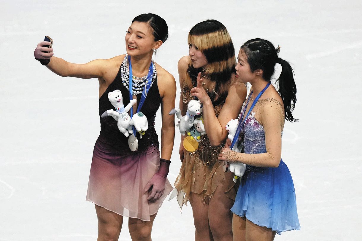 坂本花織選手 直筆サイン入りぬいぐるみ Amazon.co.jp: 正規品 直筆サイン付き写真 坂本花織 女子フィギュア