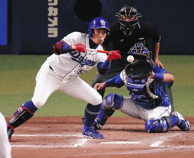 中日】代打スリーバント成功の加藤翔「毎日練習していたので野球の神様