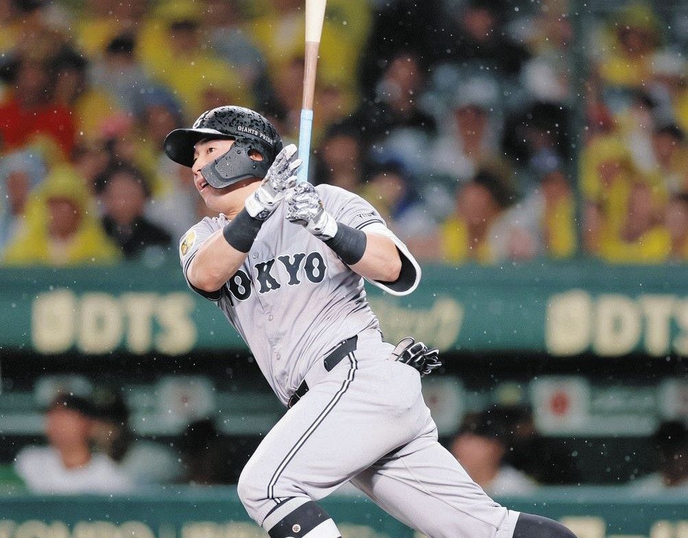 巨人・浅野翔吾、先制二塁打＆気迫ヘッスラの裏に譲り受けたバットあり