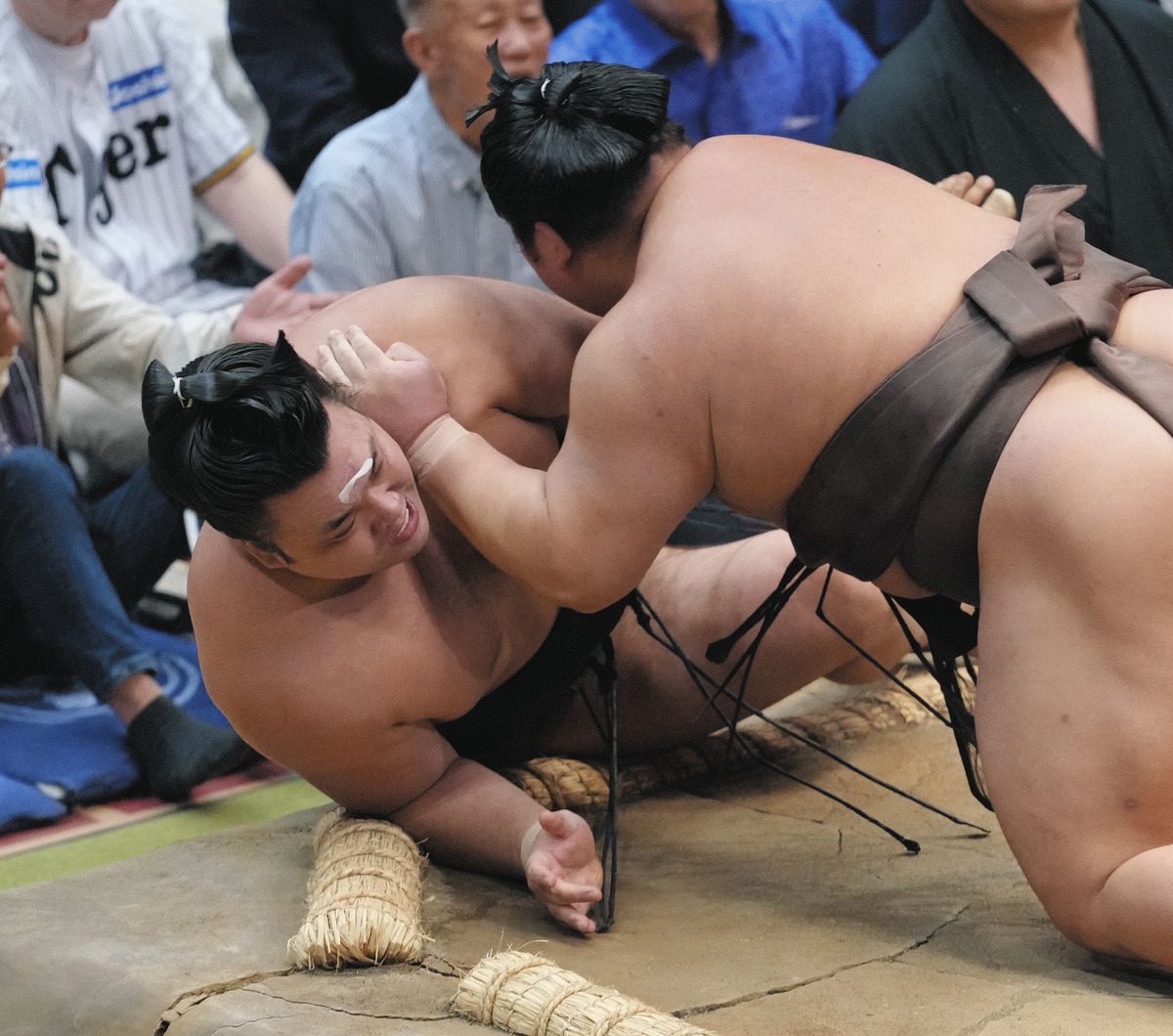単独トップだった霧島が3敗目 7人が優勝の可能性を残す大混戦に…運命の 