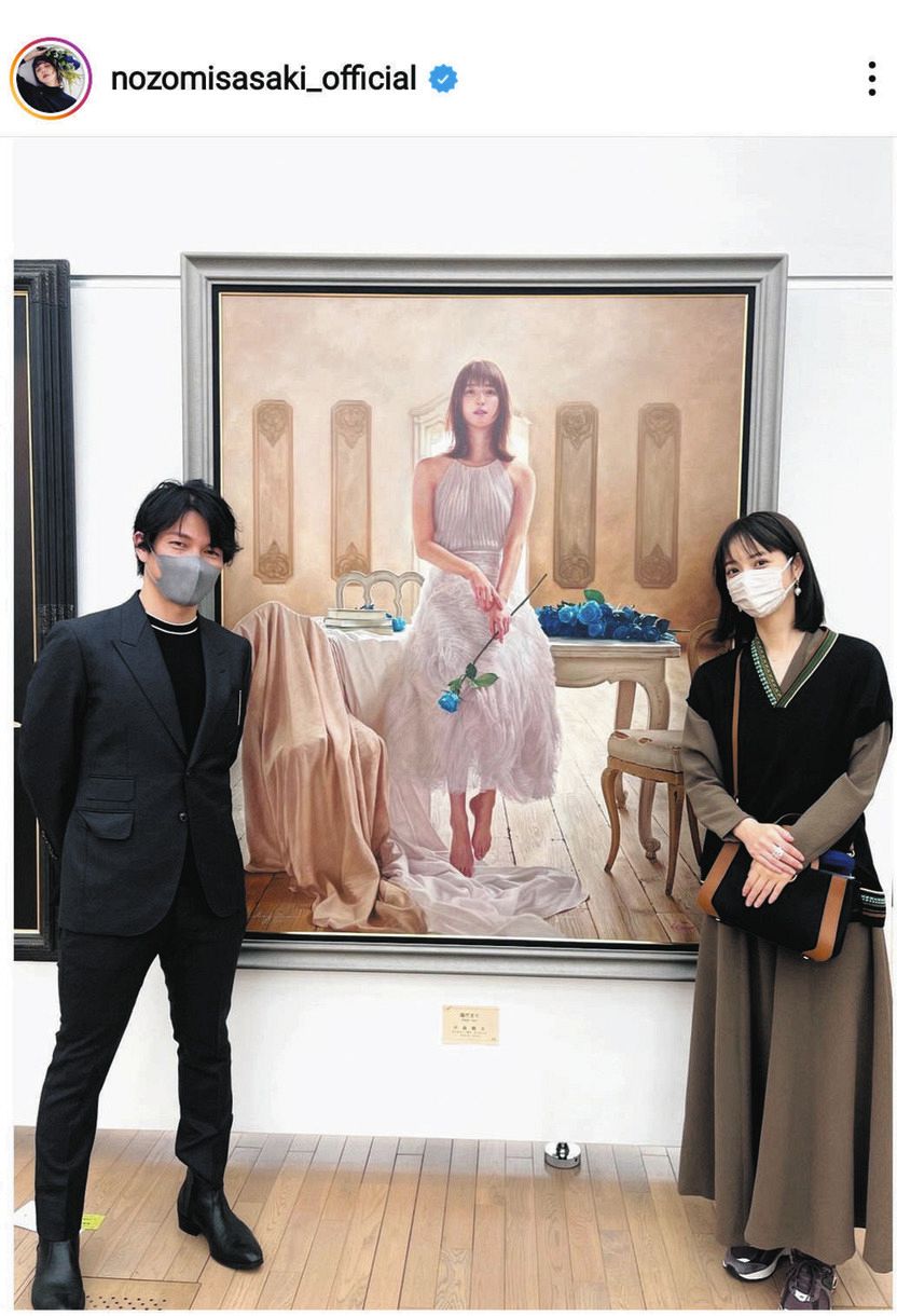 ◇佐々木希、自らがモデルとなった油絵【写真】：中日スポーツ・東京中