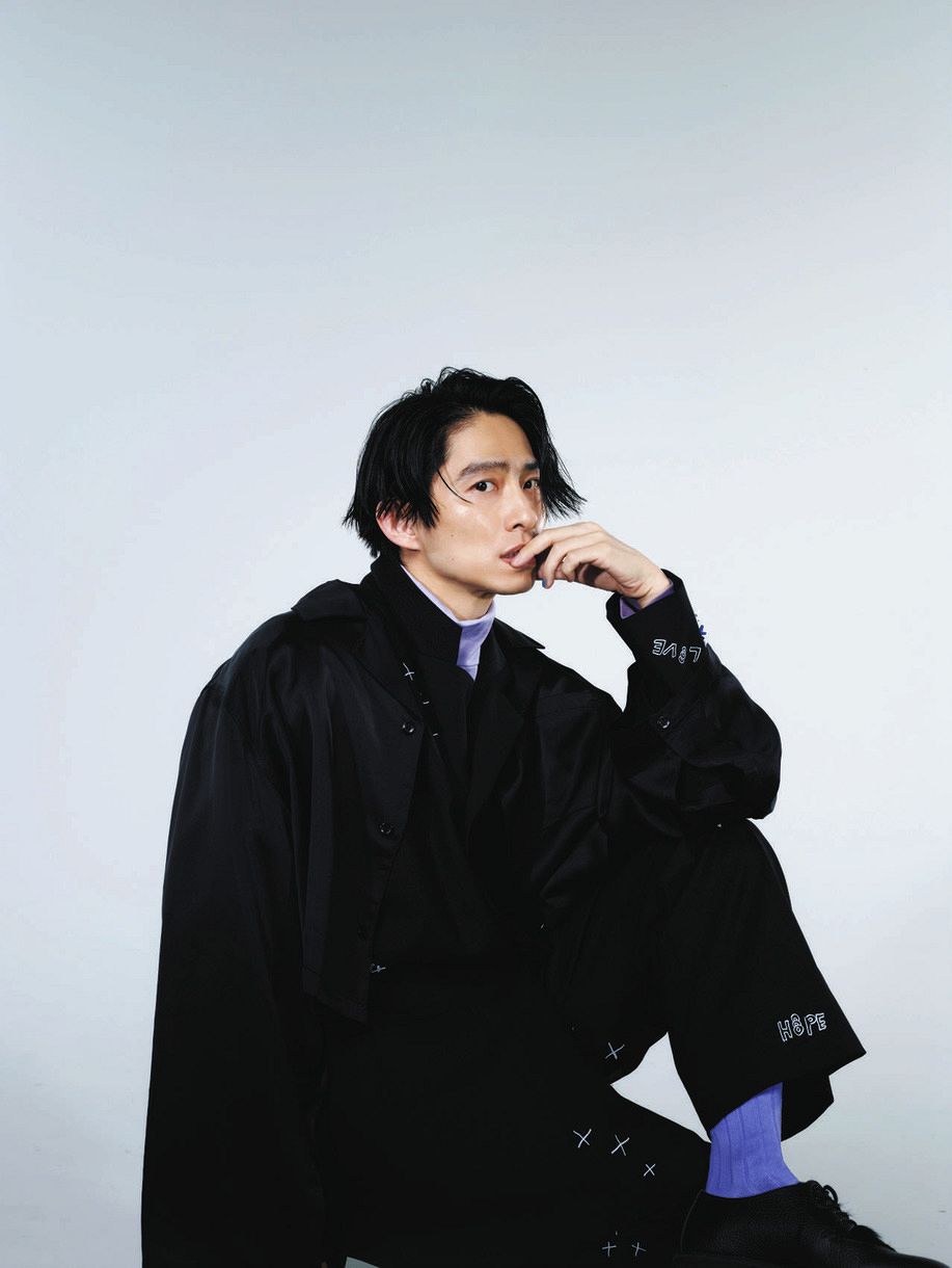 V6 三宅健　32枚　ジャニーズ公式写真 Amazon.co.jp: V6・【公式写真】・三宅健・JCロゴ・ジャニーズ
