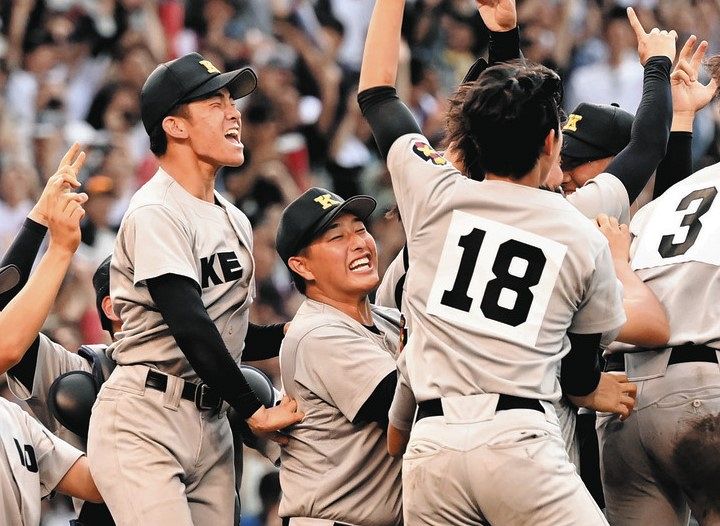 決勝の9回「代打、清原君」に甲子園からどよめき…慶応の勝児内野手