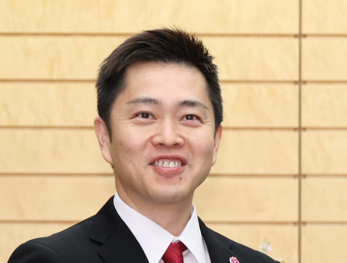 吉村洋文知事、「ありがとうやで」突然の大谷サインバット公開 ネット