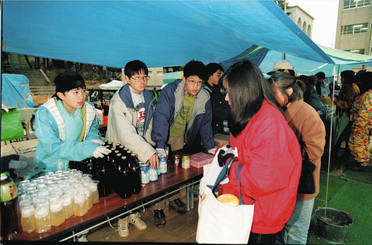 1995年は「ボランティア元年」阪神の被災地を善意の熱気が包んだ