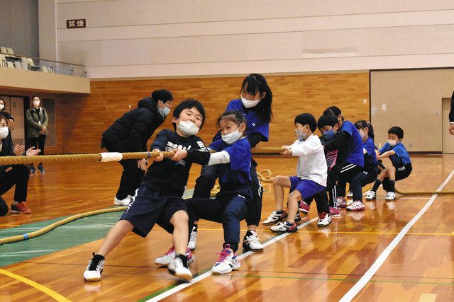 掛け声に合わせ力いっぱい 岡崎で市民綱引き大会:中日新聞Web